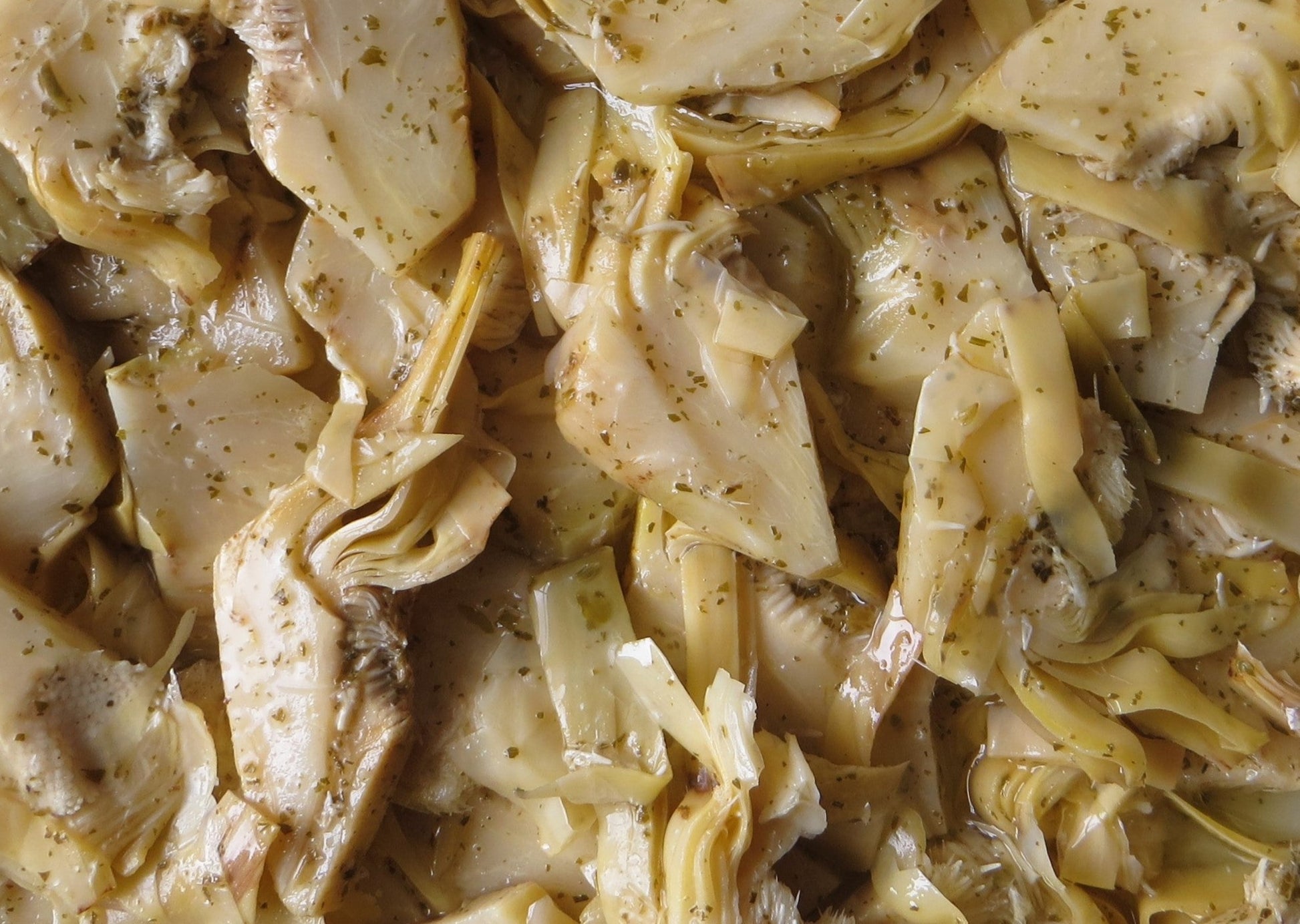 TK23D Marinated & Seasoned Roasted Artichoke Heart Quarters in Sunflower Oil